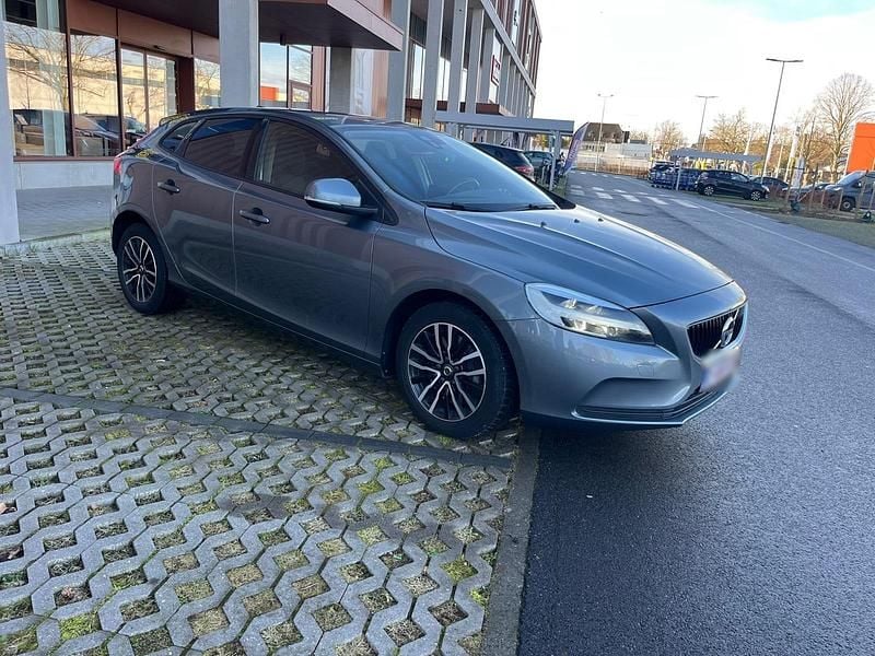Second-hand Volvo V40 120 CP (88 kW) 2019 Gri Berlinǎ