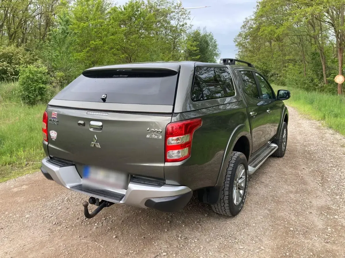 Używany Mitsubishi L200 181 KM (133 kW) 2017 Zielony Pickup