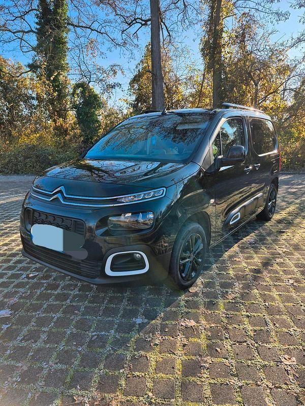 Schwarz Gebraucht 2020 Citroën Berlingo Feel Kombi | 14.500 € (Guter Preis) - Bild 1/4
