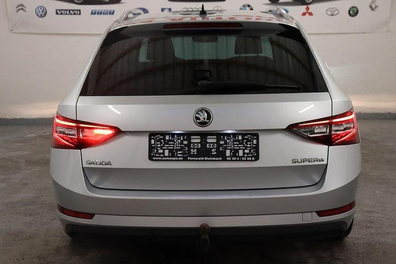 Gebraucht Skoda Superb LAURIN & KLEMENT 190 PS (139 kW) 2019 Silber Limousine