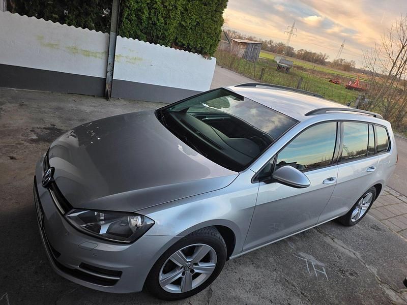 Gebraucht VW Golf VII 105 PS (77 kW) 2014 Silber Kombi