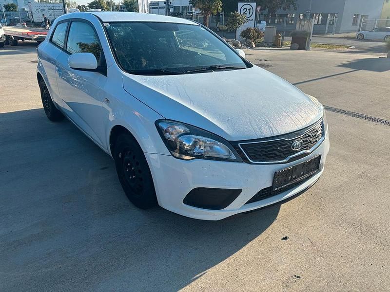 Weiß Gebraucht 2012 Kia ProCeed Kleinwagen | 2.500 € (Superpreis) - Bild 1/4