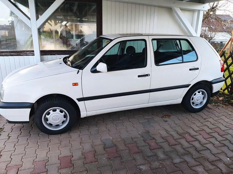 Gebraucht VW Golf III 75 PS (55 kW) 1992 Weiß Kleinwagen