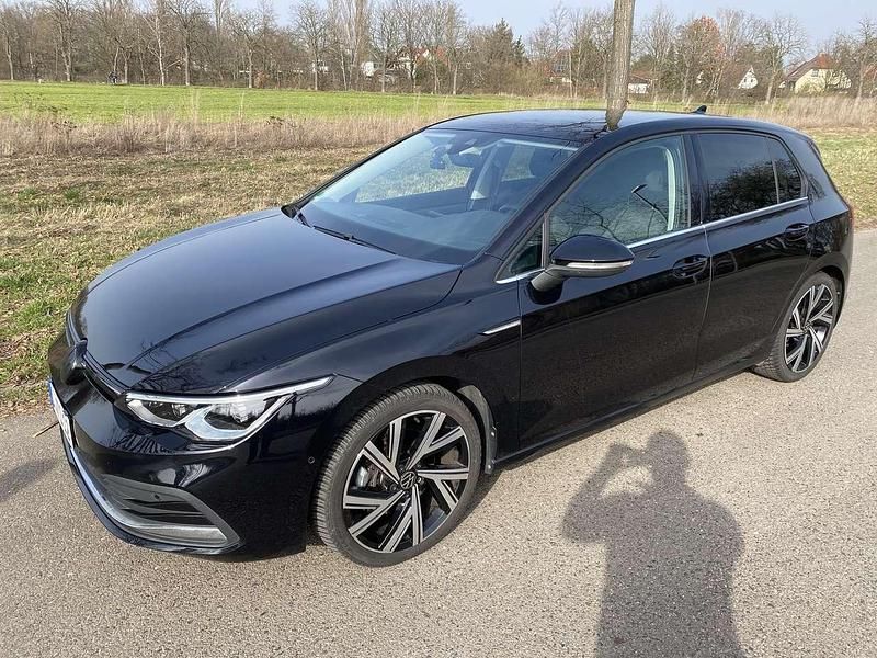 Gebraucht VW Golf VIII Style 190 PS (139 kW) 2022 Schwarz Limousine