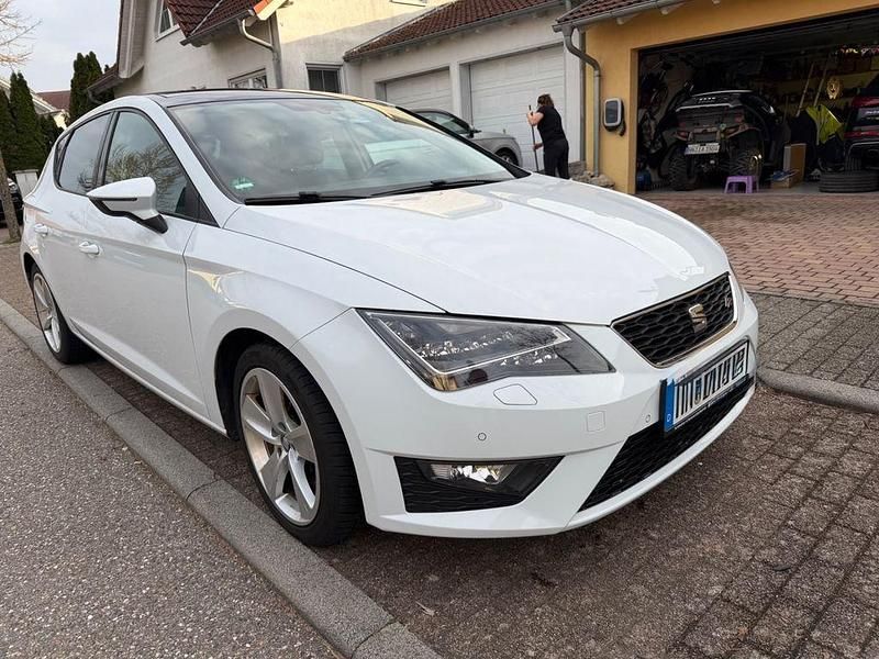 Gebraucht Seat Leon FR 179 PS (131 kW) 2015 Weiß Limousine