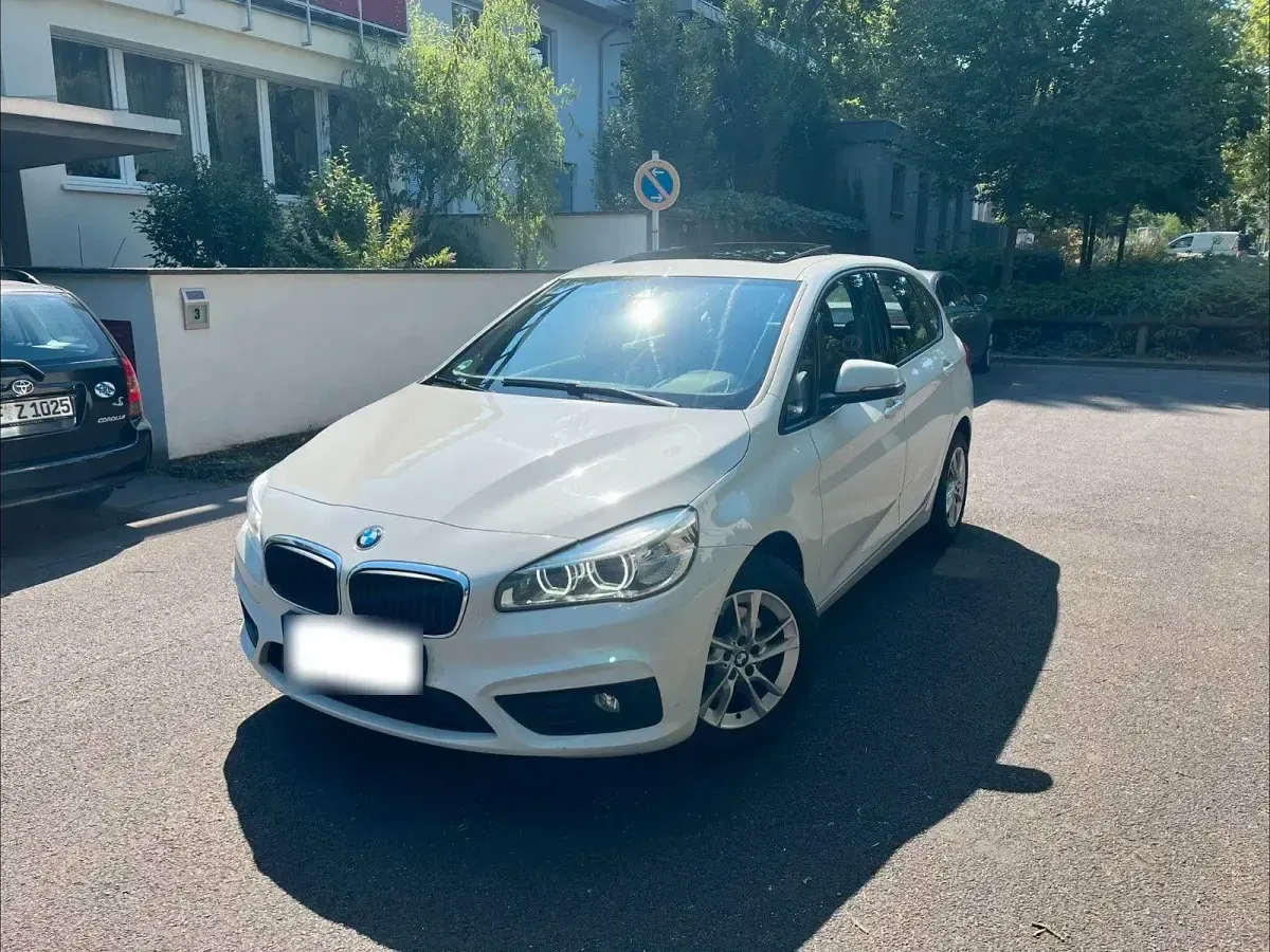 Gebraucht BMW 218 Comfort Edition 150 PS (110 kW) 2016 Weiß Van / Kleinbus