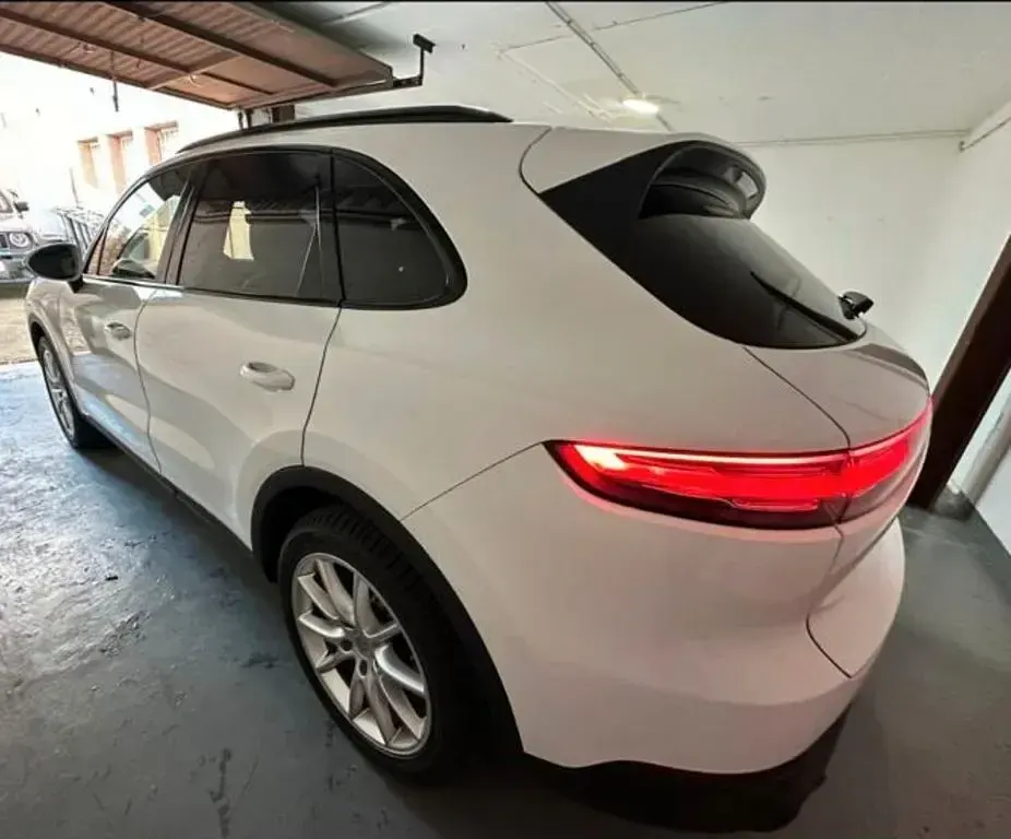 Second-hand Porsche Cayenne 340 CP (250 kW) 2019 Alb SUV
