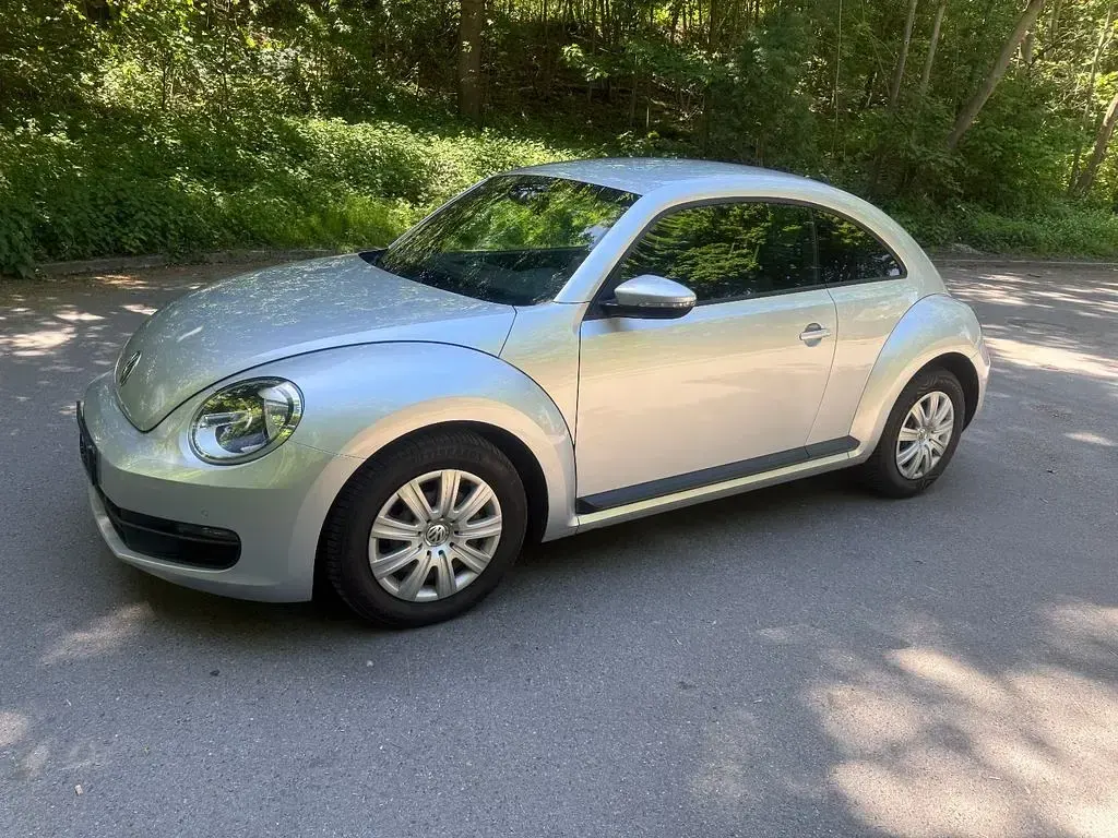 Second-hand VW Beetle Basis 105 CP (77 kW) 2012 Argintiu Hatchback