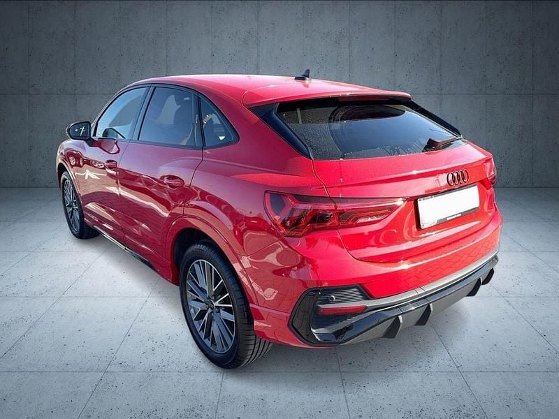 Gebraucht Audi Q3 Sportback S-Line 150 PS (110 kW) 2024 Progressivrot metallic SUV