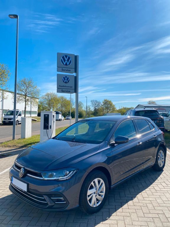 Gebraucht VW Polo Style 95 PS (69 kW) 2025 Grau Limousine