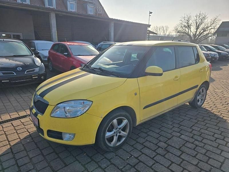 Gelb Gebraucht 2009 Skoda Fabia Limousine | 1.200 € (Superpreis) - Bild 1/4
