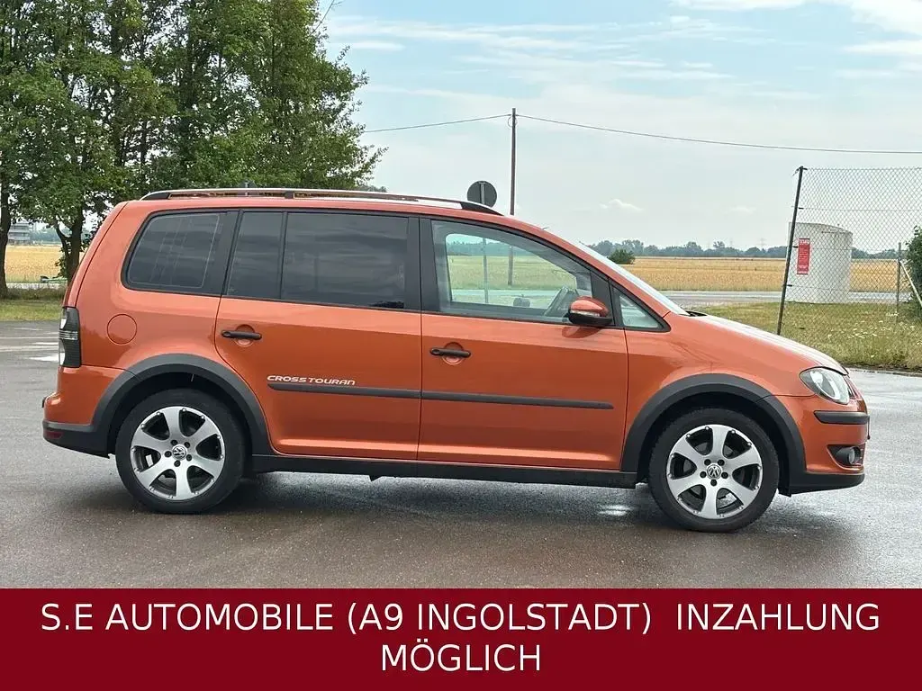 Gebraucht VW Touran 140 PS (102 kW) 2010 Rot Van / Kleinbus