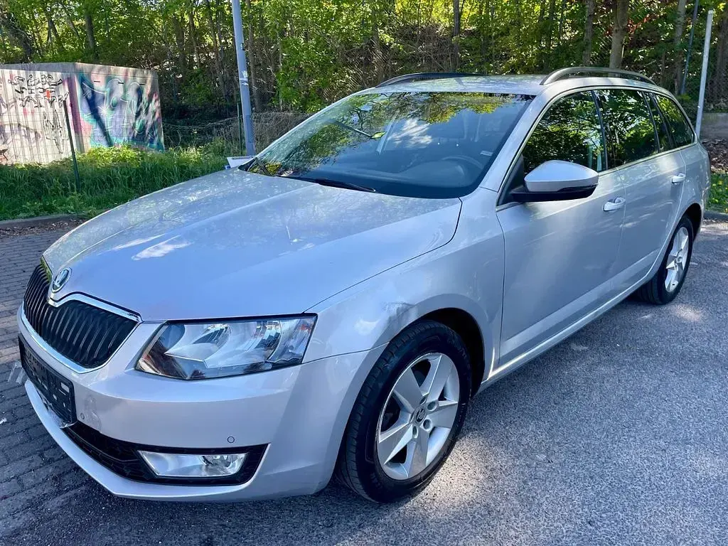 Używany Skoda Octavia 105 KM (77 kW) 2014 Srebrny Kombi