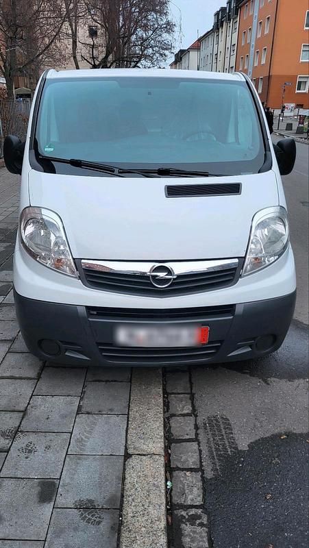 Weiß Gebraucht 2014 Opel Vivaro Van / Kleinbus | 4.499 € - Bild 1/4
