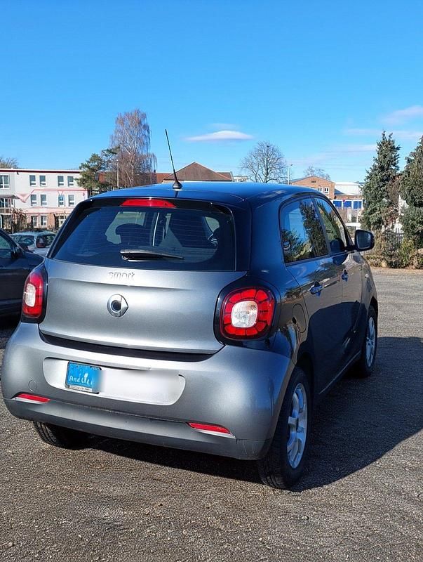 Gebraucht Smart ForFour 71 PS (52 kW) 2016 Silber Kleinwagen