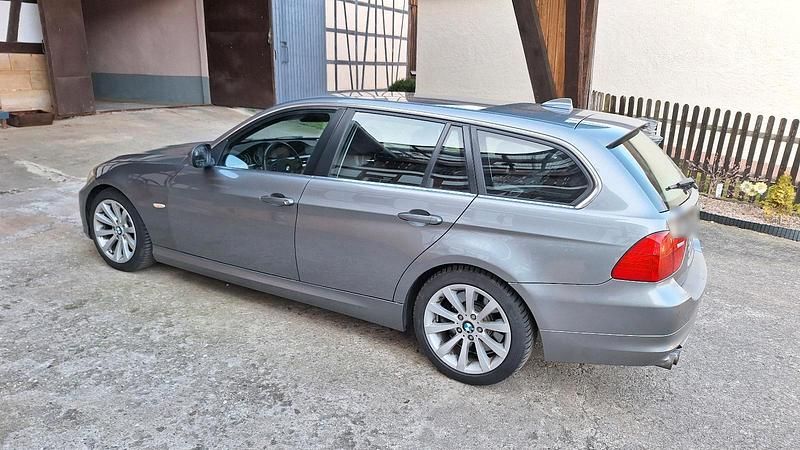 Gebraucht BMW 330 245 PS (180 kW) 2010 Kombi