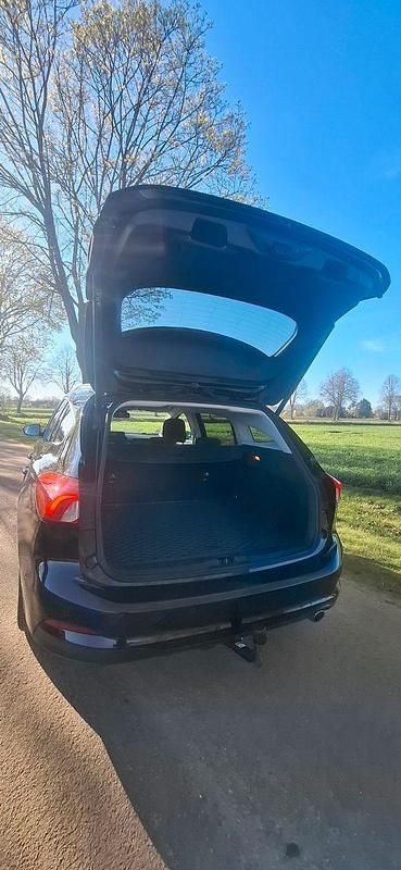 Używany Ford Focus Titanium 150 KM (110 kW) 2019 Czarny Kombi
