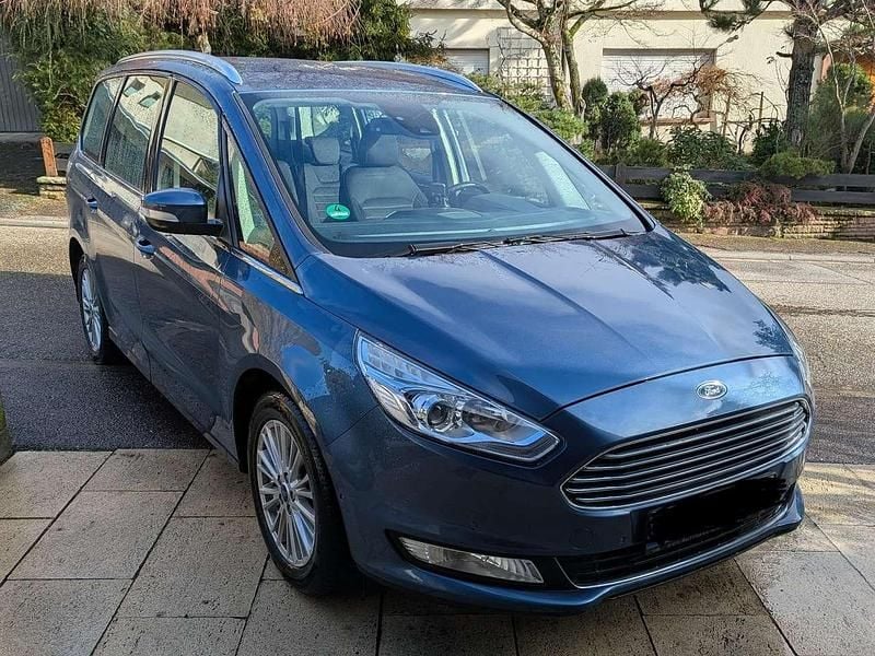 Blau Gebraucht 2019 Ford Galaxy Titanium Van / Kleinbus | 12.950 € (Guter Preis) - Bild 1/4