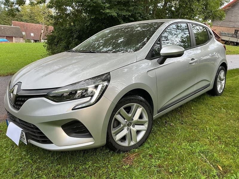 Grau Gebraucht 2021 Renault Clio V SE Kleinwagen | 11.700 € (Guter Preis) - Bild 1/4