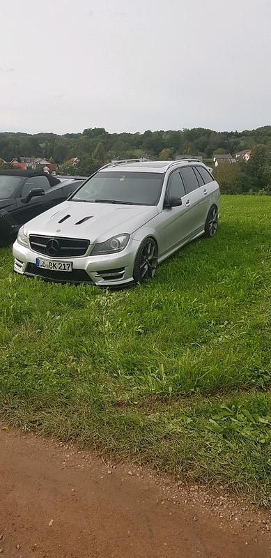 Silber Gebraucht 2025 Mercedes 350 AMG Kombi | 12.999 € - Bild 1/4