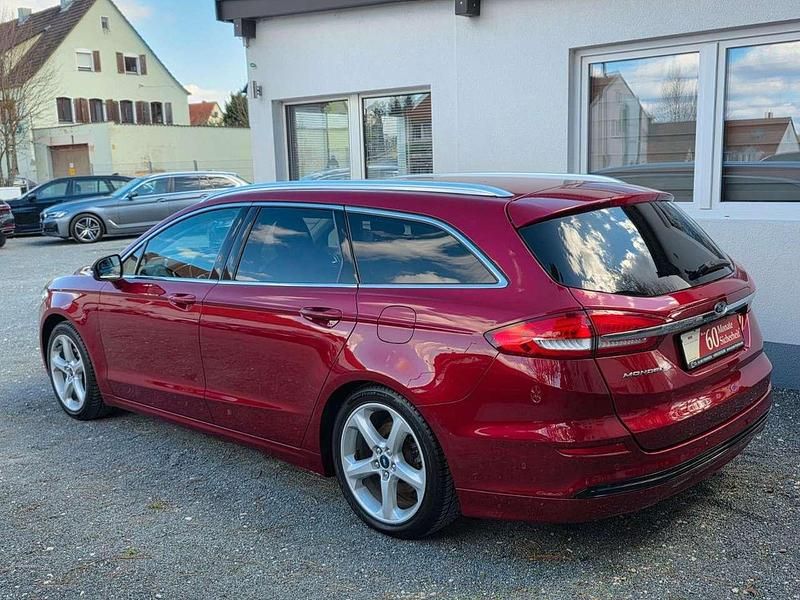 Gebraucht Ford Mondeo Ambiente 165 PS (121 kW) 2018 Rot Kombi
