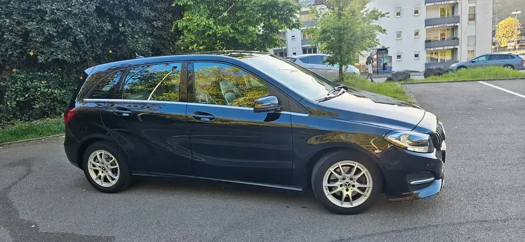 Gebraucht Mercedes B180 Edition 109 PS (80 kW) 2015 Schwarz Van / Kleinbus