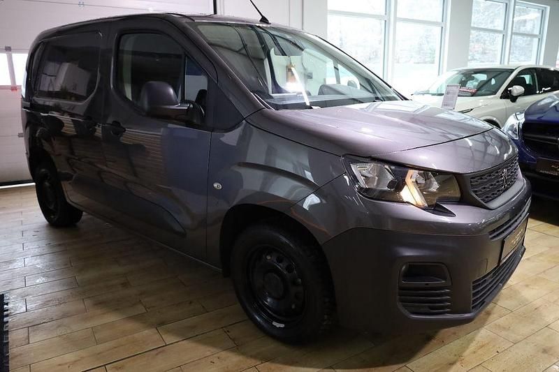 Gebraucht Peugeot Partner Premium 131 PS (96 kW) 2021 Grau Van / Kleinbus