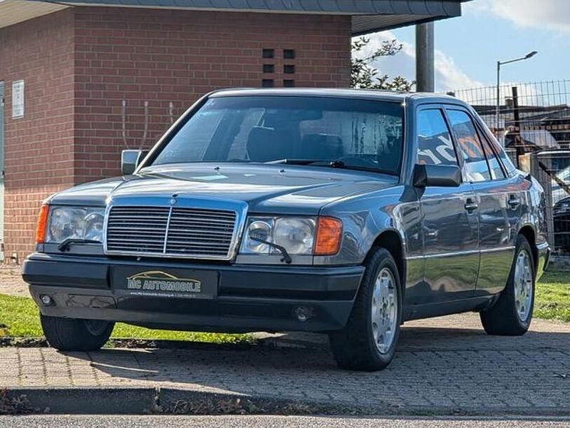 Gebraucht Mercedes 200 75 PS (55 kW) 1989 Grau Limousine