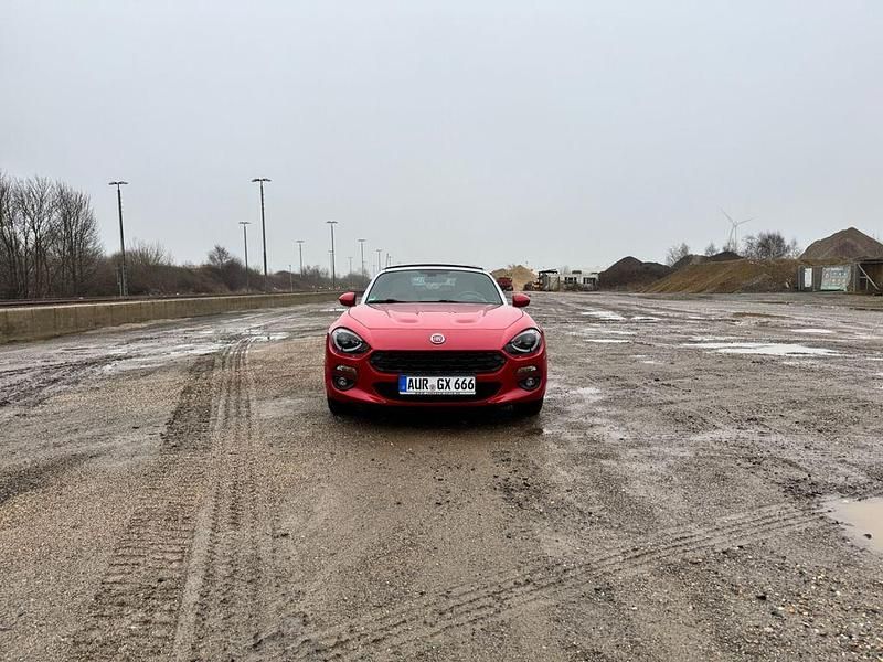 Gebraucht Fiat 124 Spider Lusso 140 PS (102 kW) 2017 Rot Cabrio