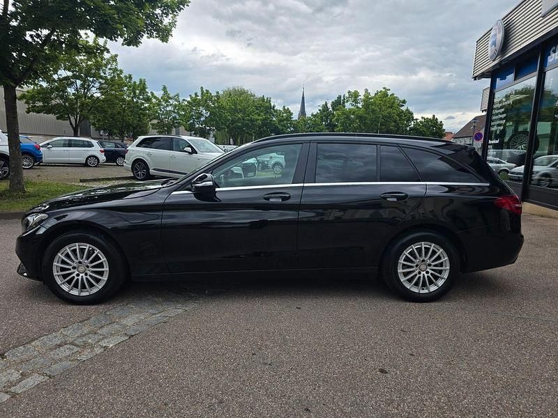 Schwarz Gebraucht 2015 Mercedes C200 Limousine | 9.490 € (Guter Preis) - Bild 1/4