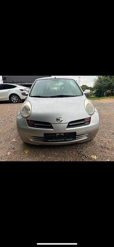 Silber Gebraucht 2003 Nissan Micra Kleinwagen | 899 € - Bild 1/4