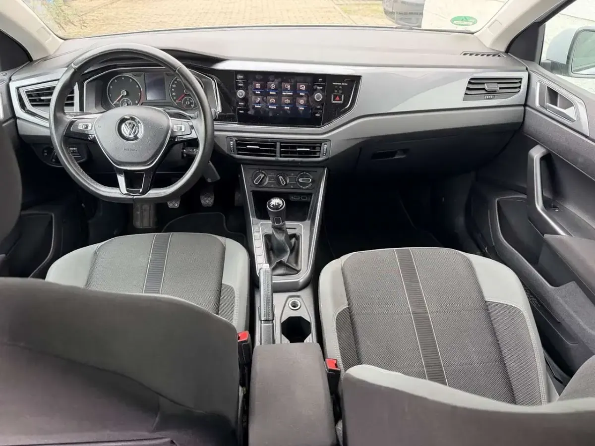 Gebraucht VW Polo Highline 95 PS (69 kW) 2018 White silver Kleinwagen