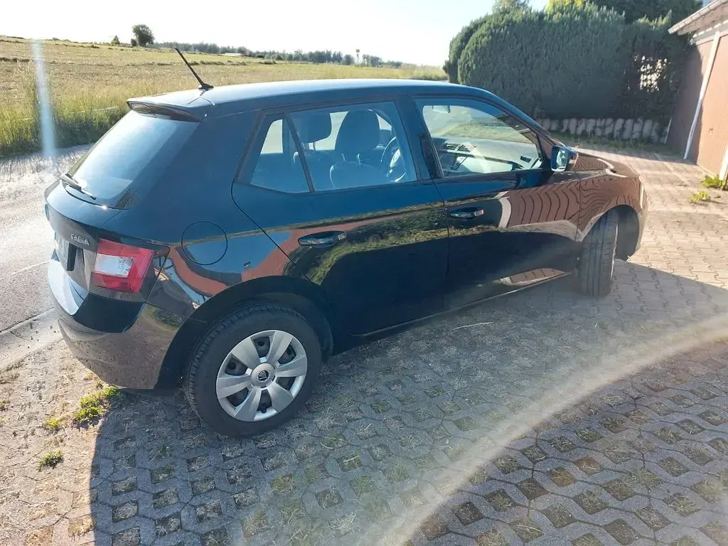 Gebraucht Skoda Fabia Ambition 90 PS (66 kW) 2016 Schwarz Kleinwagen