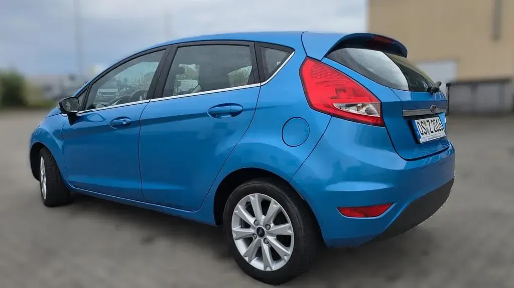 Gebraucht Ford Fiesta Titanium 82 PS (60 kW) 2010 Blau Limousine