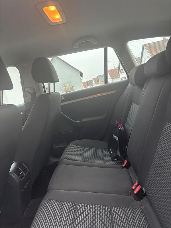 Gebraucht VW Golf VII 105 PS (77 kW) 2012 Schwarz Limousine