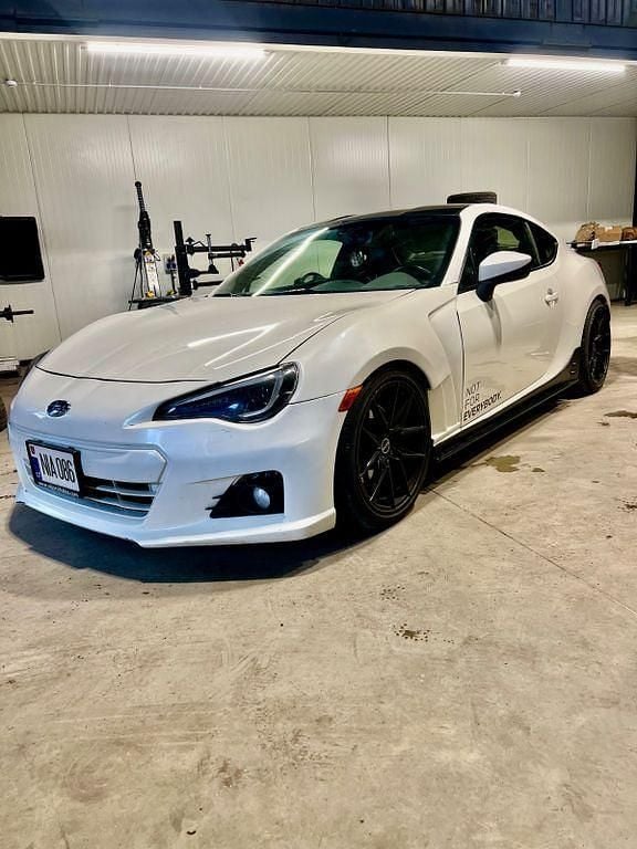 Weiß Gebraucht 2020 Subaru BRZ Coupé | 15.000 € - Bild 1/4