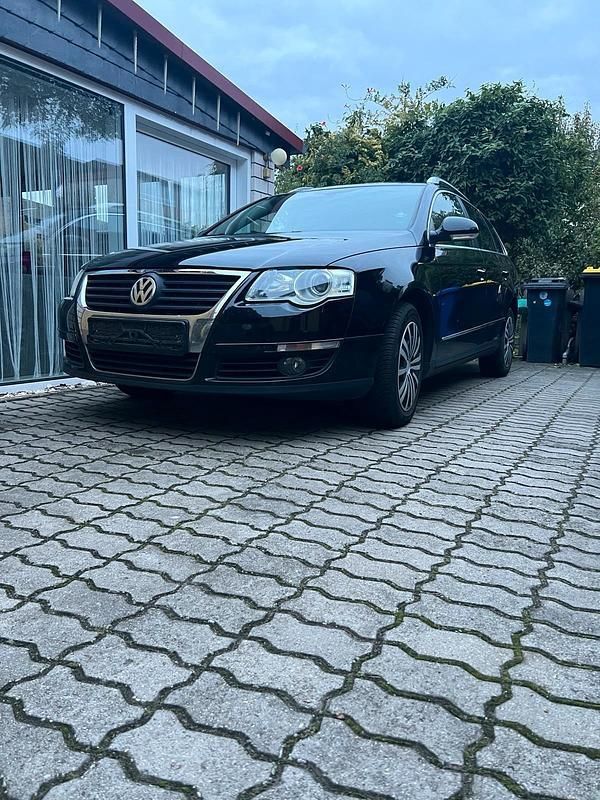 Schwarz Gebraucht 2008 VW Passat Sportline Kombi | 5.000 € (Etwas zu teuer) - Bild 1/4