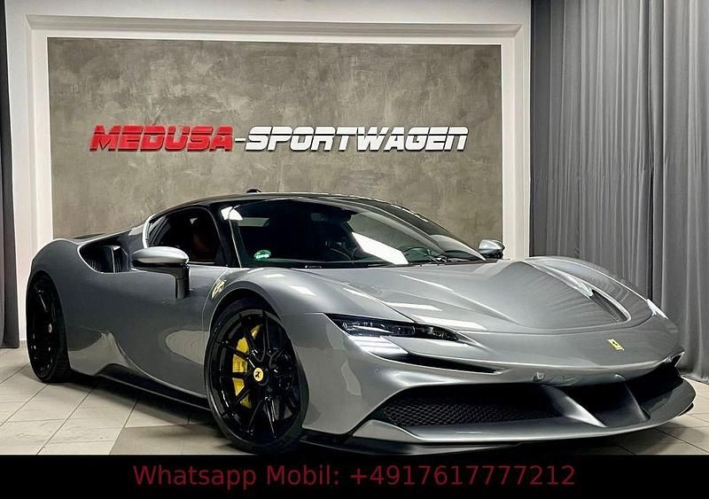 Gebraucht Ferrari SF90 1001 PS (736 kW) 2021 Grau Coupé