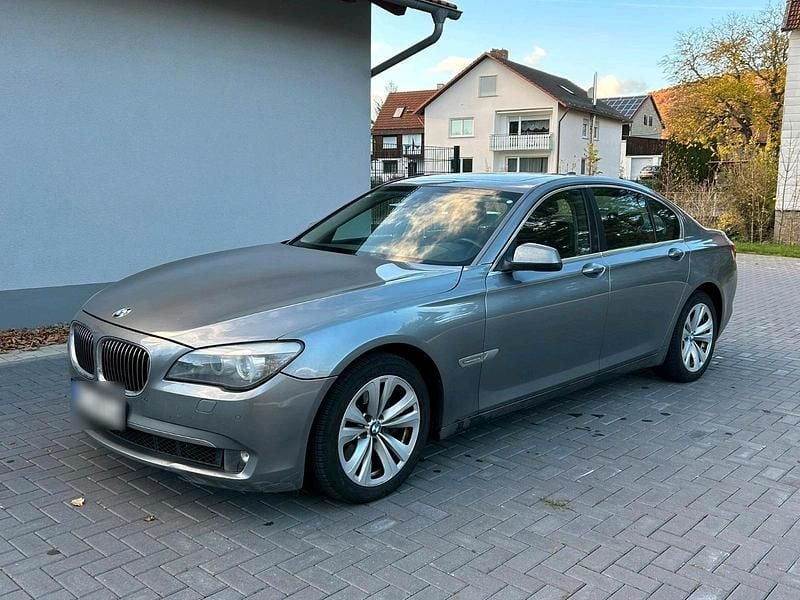 Gebraucht BMW 730 245 PS (180 kW) 2010 Grau Limousine