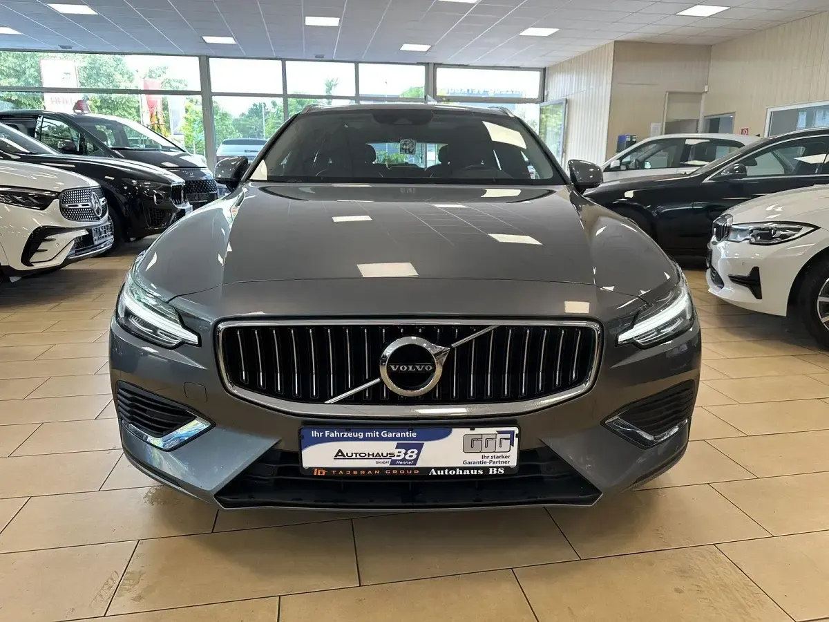 Gebraucht Volvo V60 Inscription 341 PS (250 kW) 2021 Grau Kombi