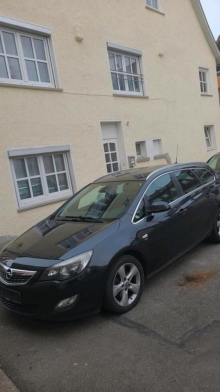 Second-hand Opel Astra 165 CP (121 kW) 2012 Break