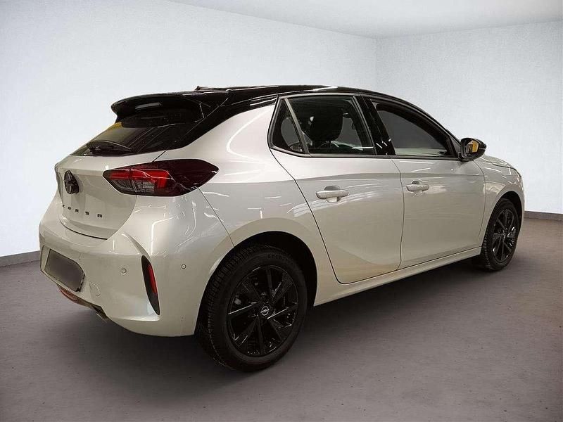 Gebraucht Opel Corsa 101 PS (74 kW) 2024 Kristall silber (grau) Kleinwagen