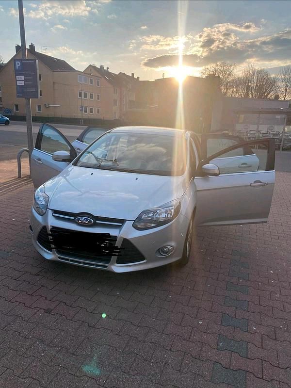 Usata Ford Focus 125 CV (91 kW) 2012 Grigio Berlina