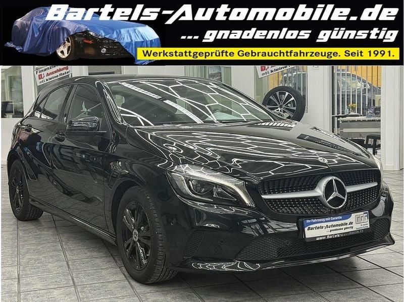 Schwarz Gebraucht 2017 Mercedes A180 Edition Limousine | 15.880 € (Fairer Preis) - Bild 1/4