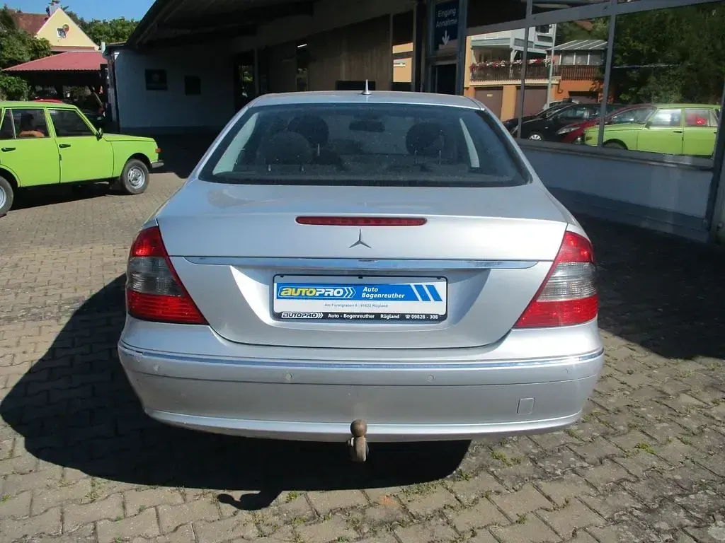 Gebraucht Mercedes E220 170 PS (125 kW) 2006 Silber Limousine