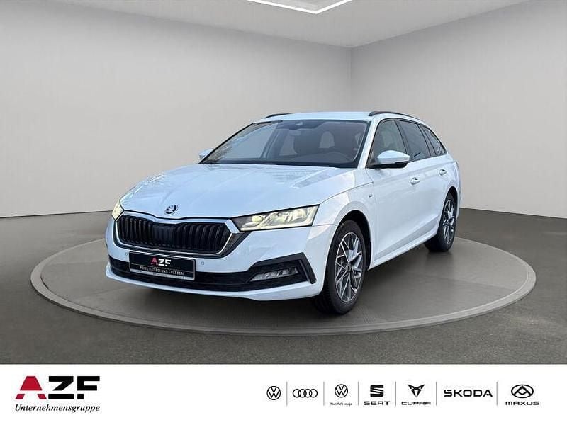 Moonweiß perleffekt Gebraucht 2022 Skoda Octavia Ambition Kombi | 23.680 € (Fairer Preis) - Bild 1/4