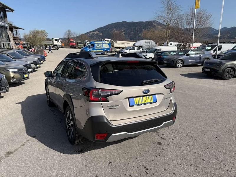 Neu Subaru Outback Platinum 169 PS (124 kW) 2026 Cashmere gold opal Kombi