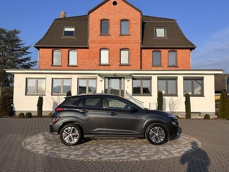 Gebraucht Hyundai Kona Trend 100 kW (136 PS) 2021 Grau SUV