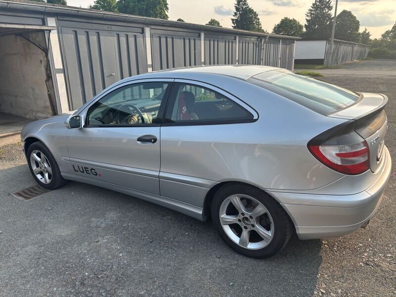 Silber Gebraucht 2007 Mercedes CL200 Coupé | 5.300 € - Bild 1/4