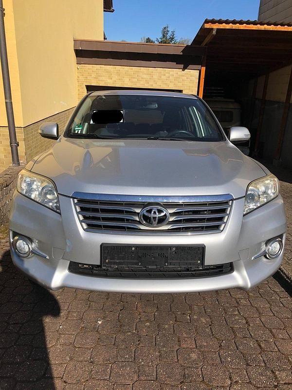 Silber Gebraucht 2011 Toyota RAV4 SUV | 8.900 € (Superpreis) - Bild 1/4